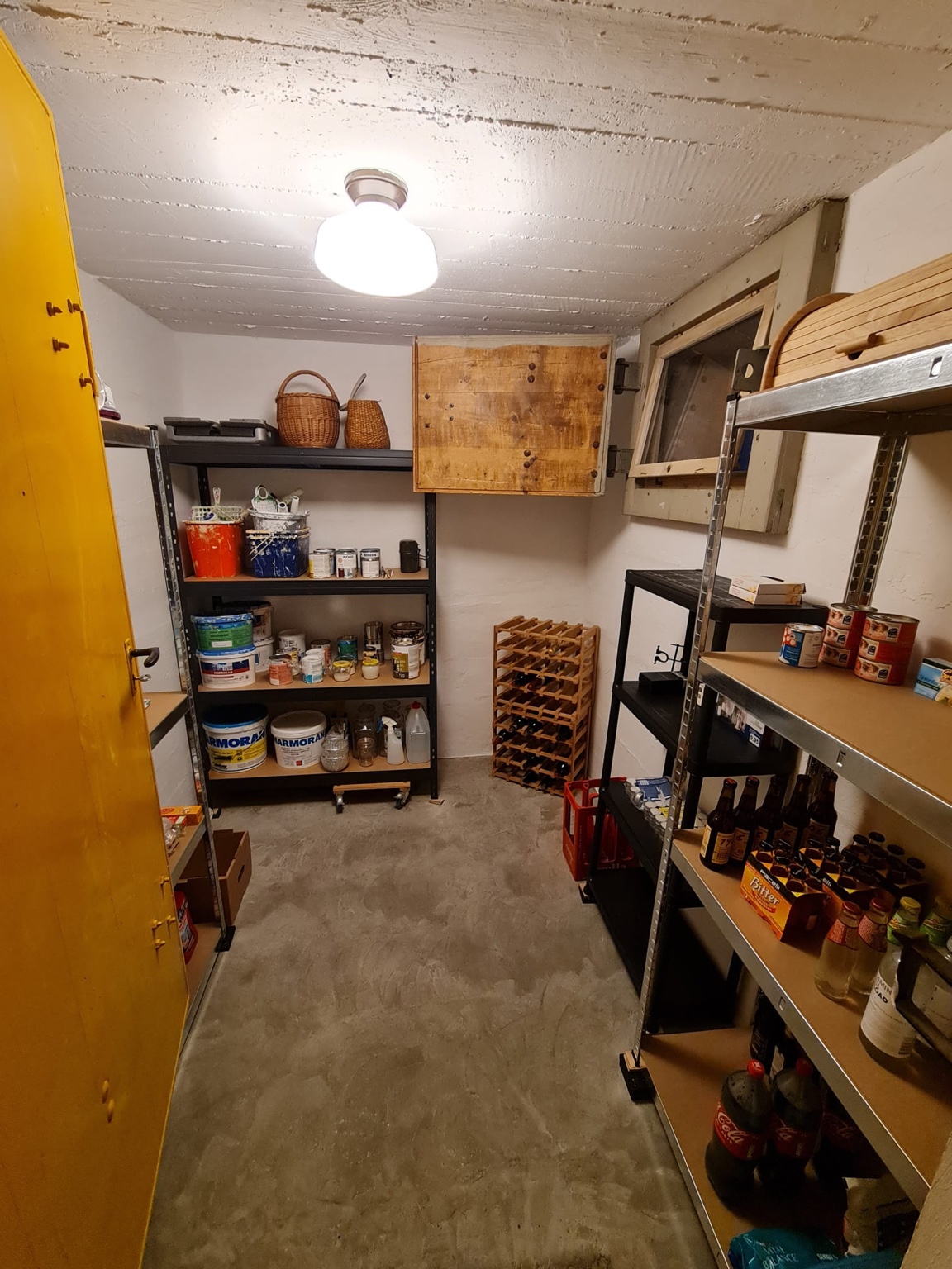 Proyectos reales de Feng Shui y renovación de espacios:sótano después: orden y mejor circulación